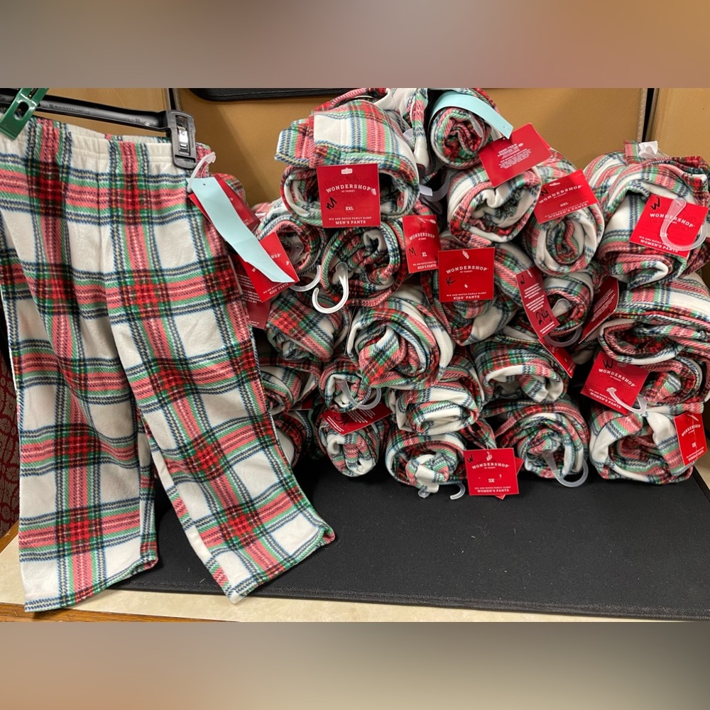 Holiday matching pajamas lounge pants - Picture 4 of 10